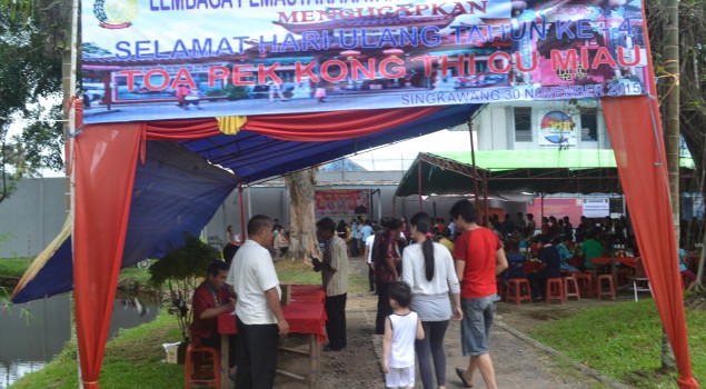 Warga Rayakan Ulang Tahun Klenteng Thi Cu Miau Di Lapas Singkawang