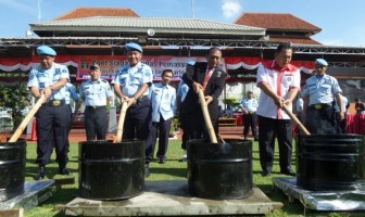 Apel Siaga Petugas Pemasyarakatan, Dirjen PAS Musnahkan Ratusan Handphone