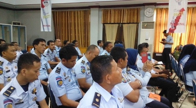 Lapas Narkotika Sungguminasa Ikutkan Dua Petugasnya pada Seminar Kehumasan