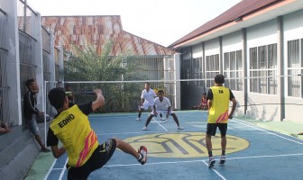 Kolaborasi Petugas-WBP Juarai Bulutangkis Lapas Ternate Cup