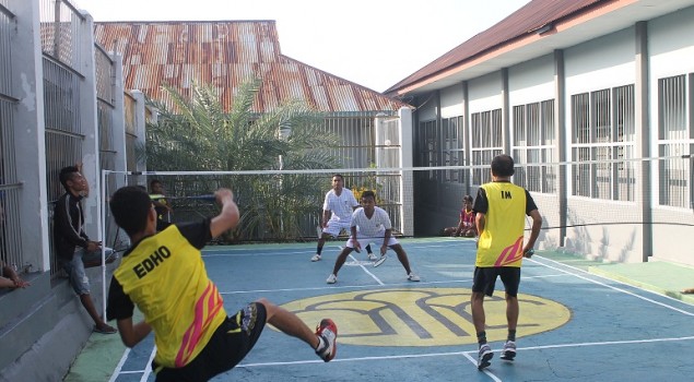 Kolaborasi Petugas-WBP Juarai Bulutangkis Lapas Ternate Cup