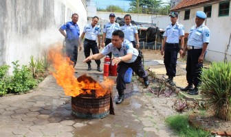 Petugas Rutan Pekalongan Dapat Bekal Pemadaman Kebakaran