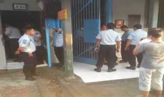 Razia WBP, Petugas Lapas Sidoarjo Sisir Seluruh Kamar Hunian