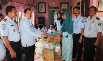 Kanwil Kalsel Sumbang Bantuan Untuk Panti Asuhan & Pondok Pesantren