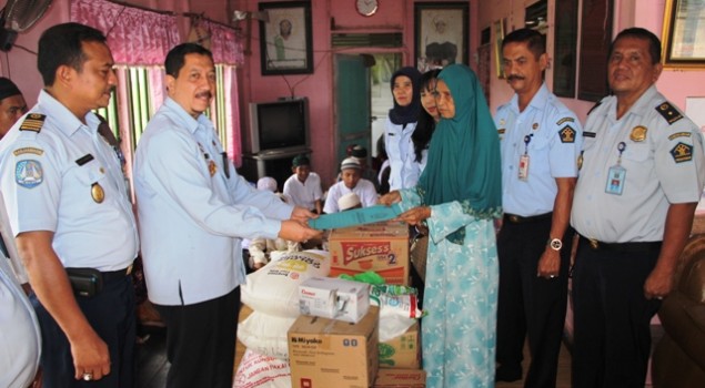 Kanwil Kalsel Sumbang Bantuan Untuk Panti Asuhan & Pondok Pesantren