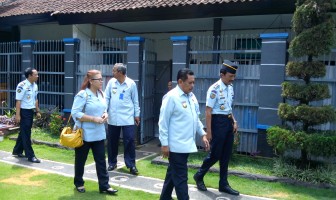 Kunjungi Lapas Tabanan, Kakanwil Bali Tinjau Lingkungan Lapas