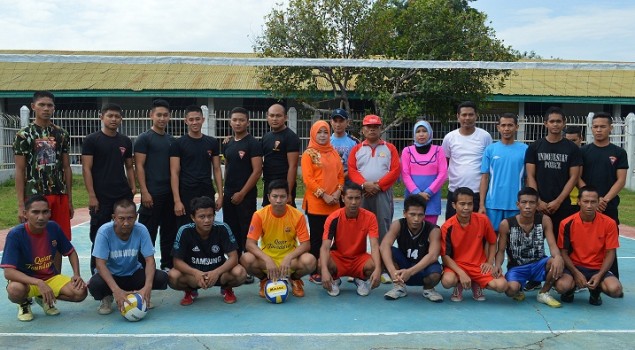 Olahraga Bersama Tingkatkan Silaturahmi Lapas Watampone-Brimob