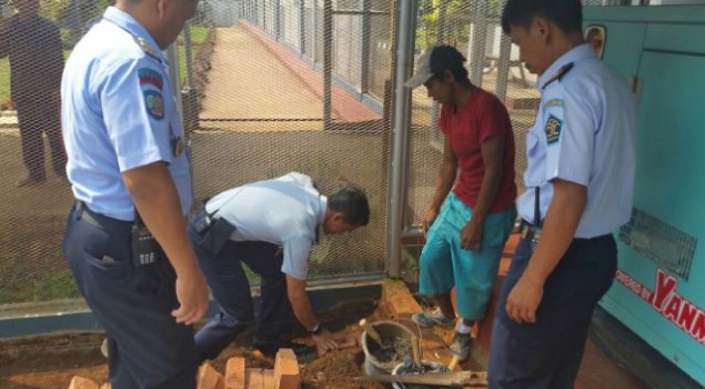 Kalapas Warungkiara Letakkan Batu Pertama Perluasan Masjid Assaâ€™adatuddaroen