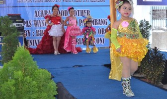 Peragawati Cilik Meriahkan Peringatan Setahun Berdirinya Salon B'Rias