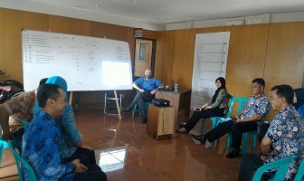 Pegawai Lapas Warungkiara Dibekali Kemampuan Bahasa Inggris