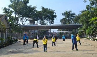 Pegawai Rupbasan-Lapas Wanita Bandung Adu Permainan Voli