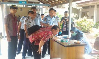 Kadiv PAS Kalsel Pantau Tes Urin di Rutan Marabahan