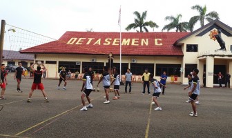 Asah Mental, Tim Voli Lapas Watampone Latih Tanding dengan Brimob Bone