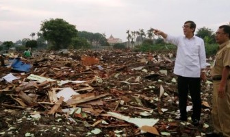 Menteri Yasonna Sambangi Tanah Gusuran di Tangerang