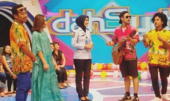 Live Dahsyat: Anwar Girang Kedatangan Sipir Cantik