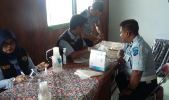 Satgas Kamtib Kanwil Kalbar Uji Urin Petugas Lapas Pontianak