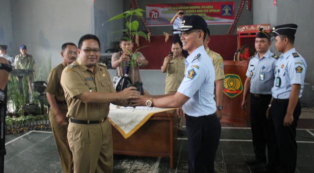 Lapas Ciamis Bagikan 3000 Bibit Pohon untuk Masyarakat Ciamis