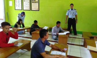 Kejar Pendidikan, WBP Lapas Tolitoli Ikuti Ujian Nasional