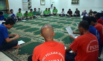 Doa dan Zikir Bersama Siswa PKBM Lapas Narkotika Jakarta