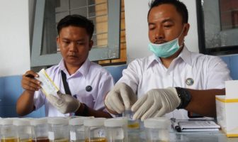 Puluhan Petugas Lapas Tasikmalaya Jalani Tes Urine