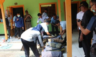 Razia & Tes Urin Berikan Shock Therapy bagi WBP Lapas Bojonegoro