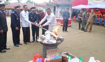 Wakil Bupati Polewali Musnahkan Barang Hasil Razia Lapas dan Rutan Se- Sulbar