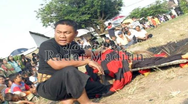 Wahyu Mencintai Reyog Antarkan Ia hingga Luar Negeri