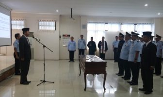 Kakanwil Lantik 14 Pejabat Baru di Kanwil Kalsel