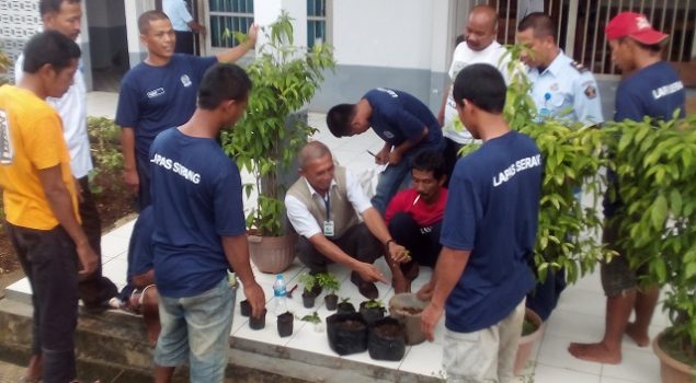 WBP Lapas Serang Belajar Membuat Pupuk Kompos Organik