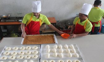 Geliat Pabrik Kue di Balik Jeruji Besi, Rutan Medaeng Siapkan Roti Limited Edition