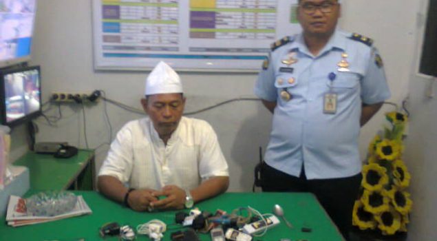 Kalapas Lubuk Pakam Razia, Puluhan Ponsel dan Pisau Diamankan