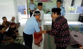 Warga Binaan Rutan Wates Dapat Bantuan Zakat