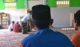Riyan Jombang Ikut Belajar Mengaji di Lapas Cirebon