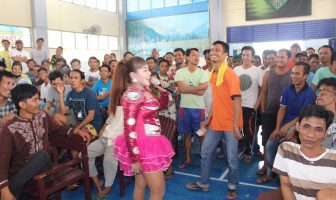 WBP Lapas Pekanbaru Digoyang Panggung Hiburan Meriah