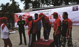 Kepala Rupbasan Bandung Serahkan Hadiah Pemenang Pekan Olahraga