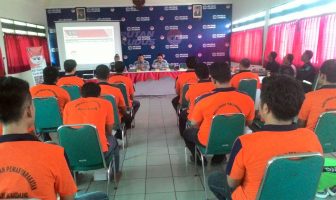Bapas Pati Latih WBP Rutan Kudus Keterampilan Keset dari Kain Perca