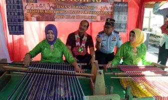 Direktur Binapi Latkerpro Puji Tenun Sutera Lapas Polewali