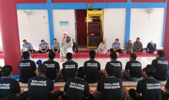 Da'i Hengky Tornado Sampaikan Tausyiah di Lapas Narkotika Muara Sabak