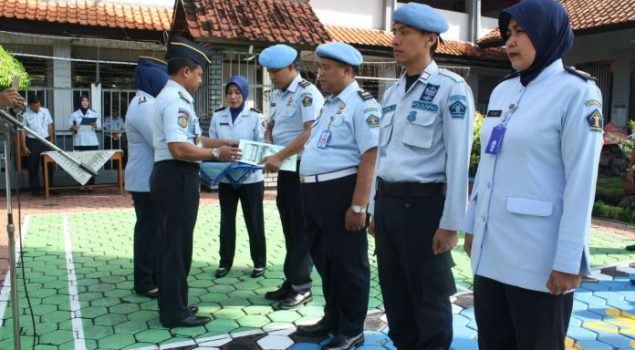 Gagalkan Penyelundapan Narkoba, Sipir Rutan Pemalang Terima Penghargaan