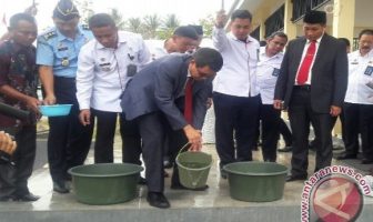 Irjen Kemenkumham Lepas 2.000 Benih Ikan Mas di Lapas Palu
