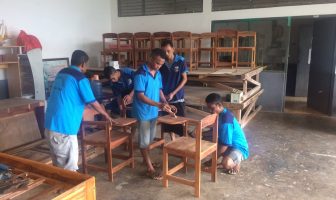 Kakanwil NTT Puji Bengkel Kayu Lapas Kupang