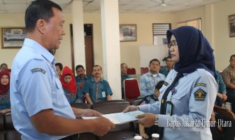 Ismono Serahkan Jabatan Kabapas Jakarta Timur-Utara Kepada Netty Saraswati