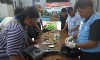 Kamar Penghuni Rutan Nganjuk Digeledah. Ini Hasilnya.