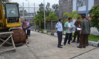 Segera Dilelang, 4 Excavator di Rupbasan Bandung Ditinjau KPKNL