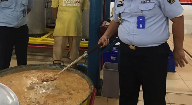 Tinjau Dapur, Kalapas Narkotika Jakarta: Memasak Harus Dengan Hati