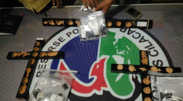Petugas Lapas Narkotika NK Berhasil Bongkar 68 Paket Sabu di Dalam Kapstok & Salib