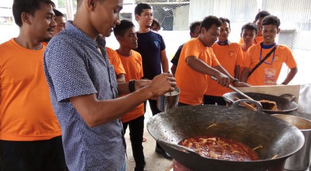 Klien Bapas Banda Aceh Dilatih Membuat Mie Aceh