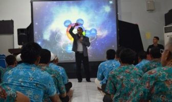 Trainer ESQ Sambangi Lapas Sleman, WBP Antusias