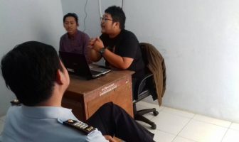 Komunitas Stand Up Comedy Purwokerto Sambangi Lapas Purwokerto