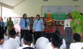 Permainan Angklung Anak LPKA Tangerang Sambut Kedatangan Mensos